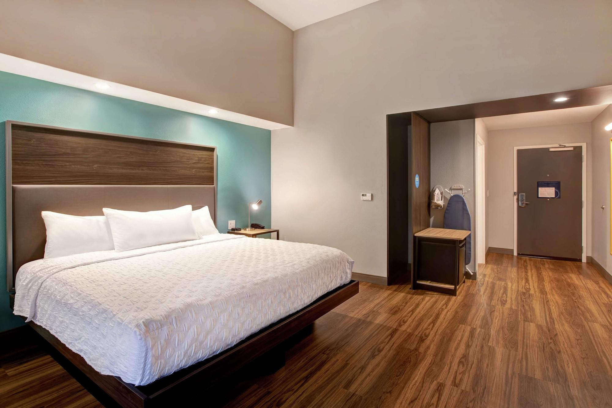 Tru By Hilton Oxford Hotel Exterior photo